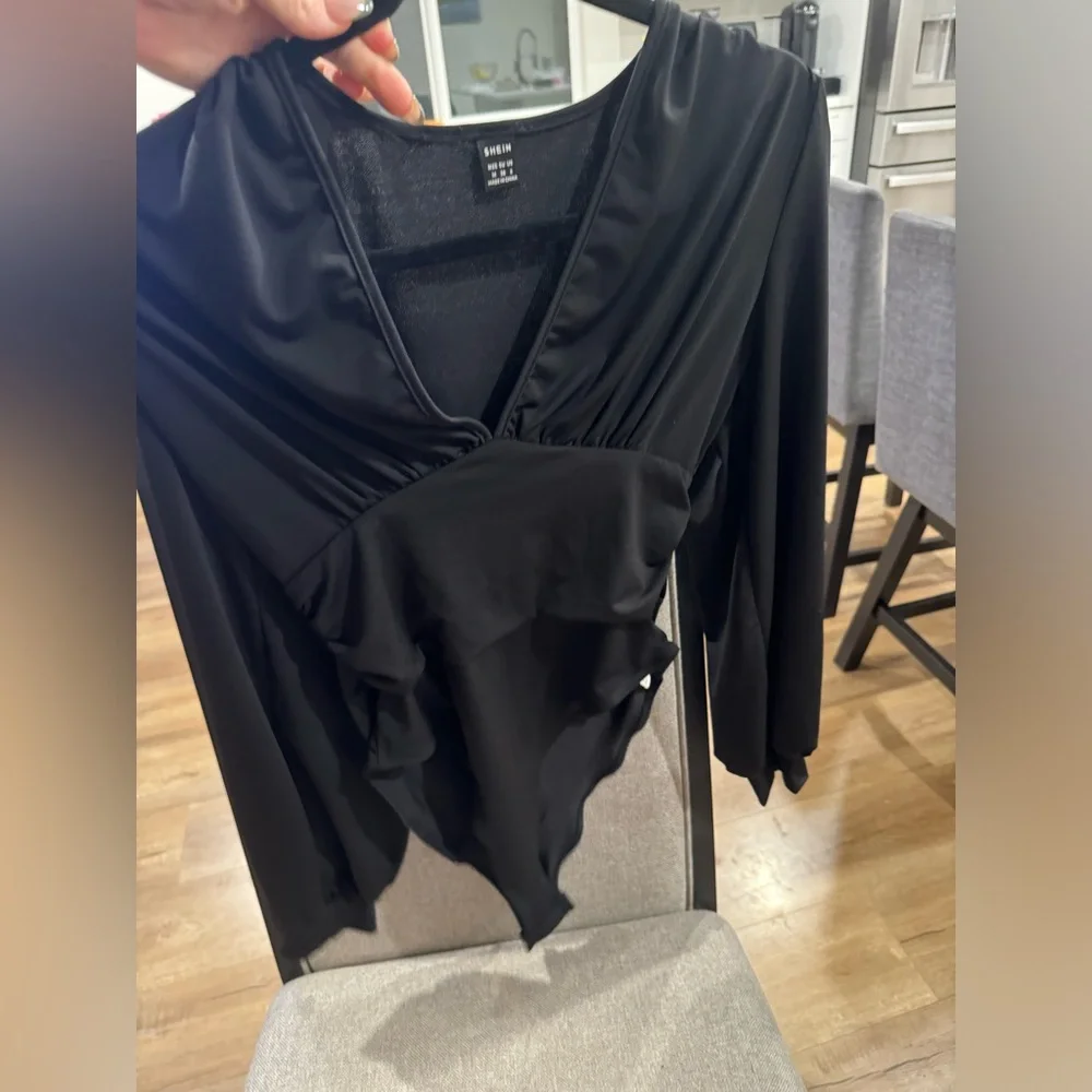 Deep v bodysuit - Picture 1 of 4